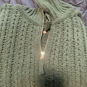Aerie quater zip cable knit sweater  size small in perfect comdition